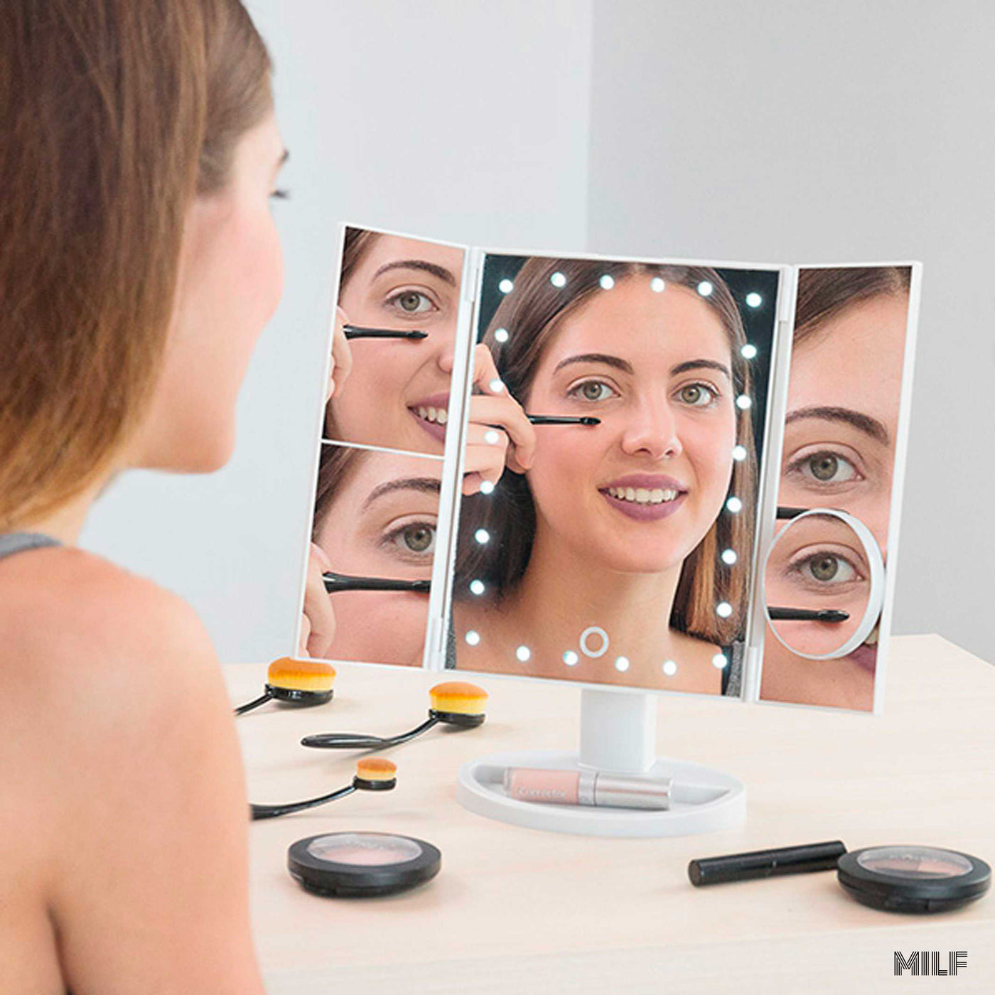 Miroir grossissant 4 en 1 éclairage LED | MilF-eyelashes