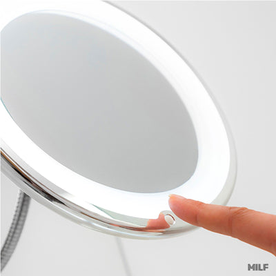 Miroir grossissant avec éclairage LED | MilF-eyelashes